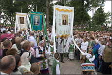 Švč. Sakramento procesija per Žolinių atlaidus. Iš parapijos archyvų 